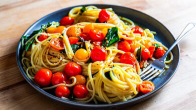 Συνταγή για σπαγγέτι με πιπεριές και ντοματίνια